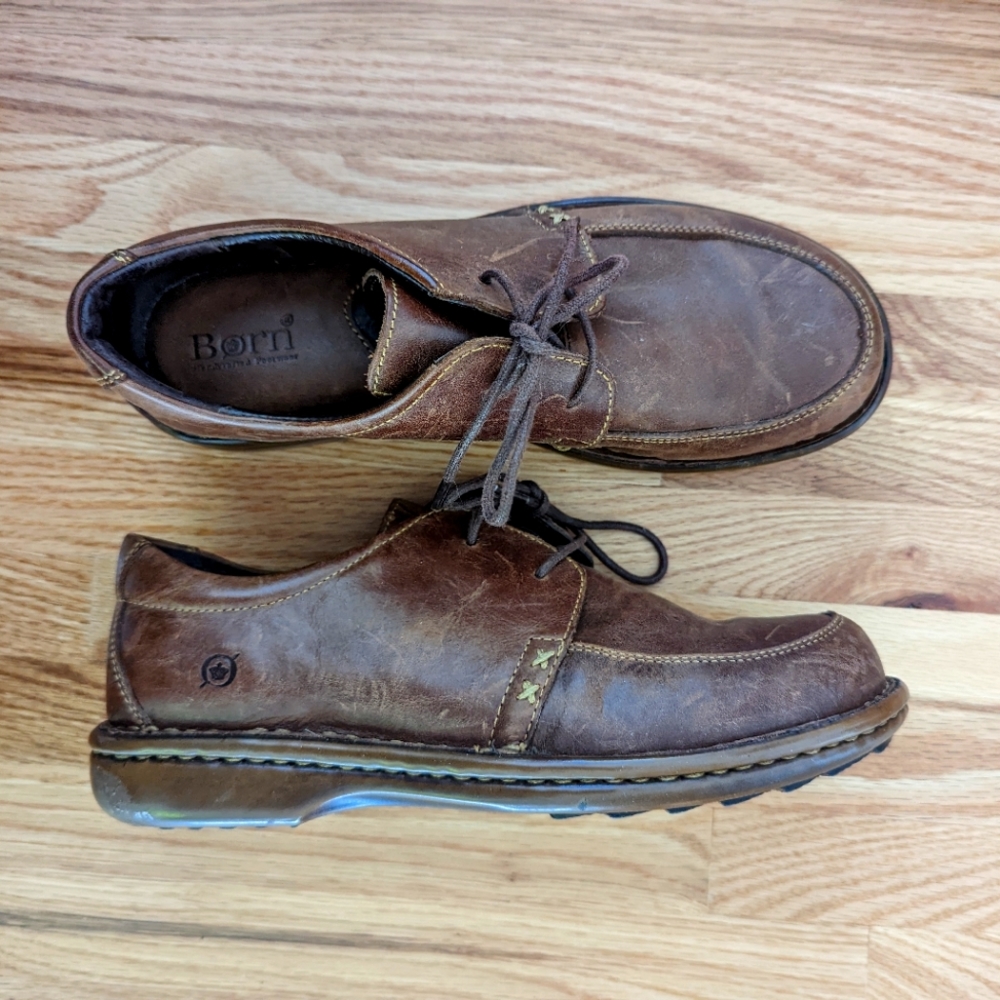 Born brown leather shoe